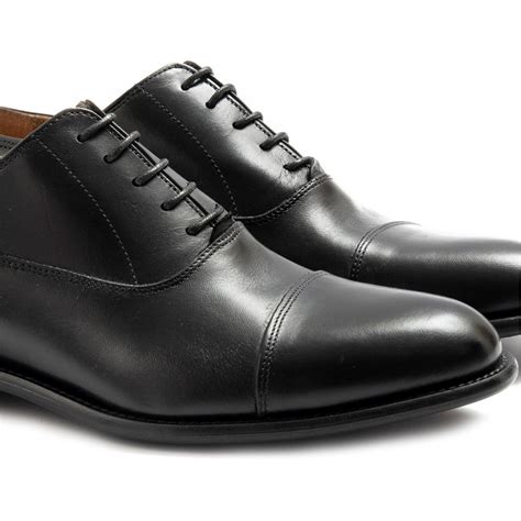 gucci scarpe stringate classiche|Scarpa stringata uomo in pelle nera .